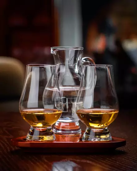 Tasting Set Glencairn Glasses Jug &Tray - Whiskey Glasses - GCTSET21 - 2